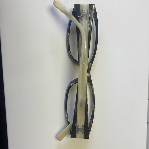 Chanel glasses - Picture 3 of 8